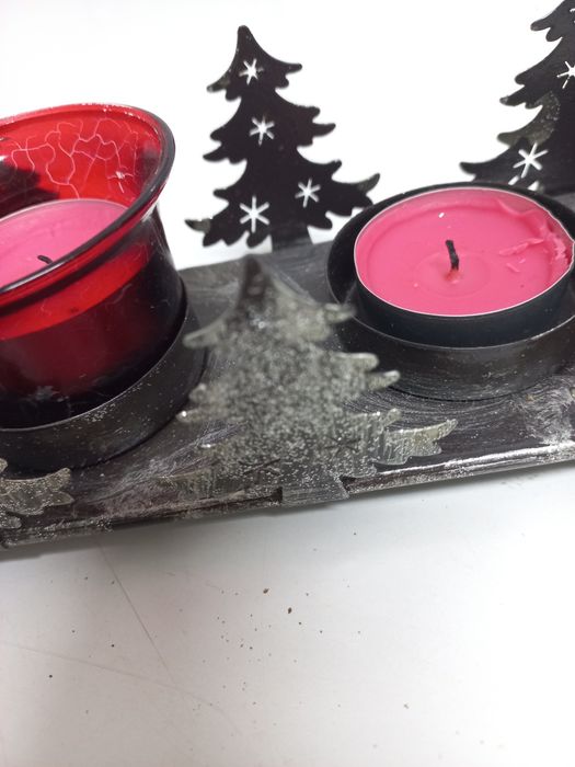 Suporte pra 3 velas ,copinhos incluídos.