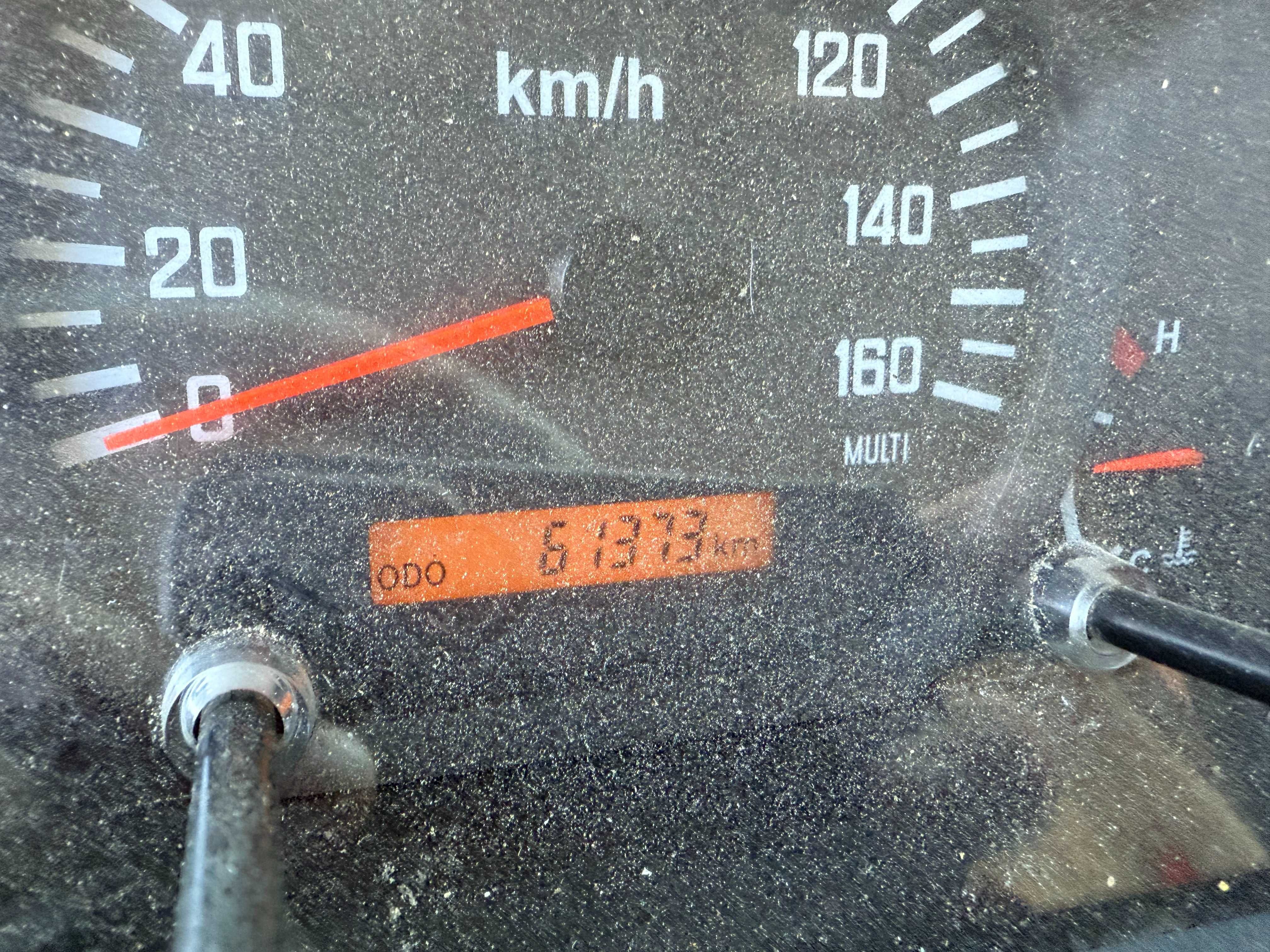 Carrinha Isuzu Tribasculante Nacional