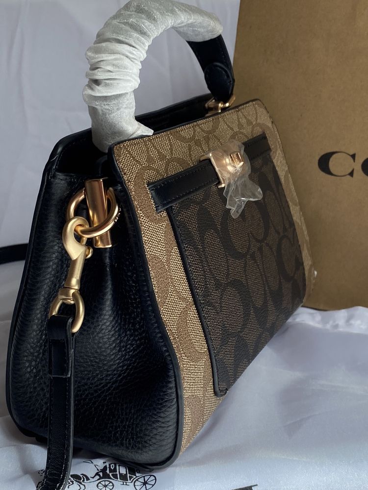 Шкіряна сумка Coach New Lane Mini Top Handle кросс боді