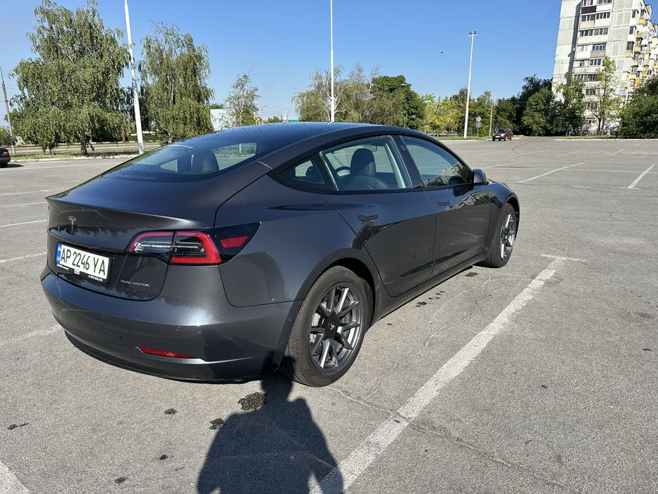 Продам Tesla model 3