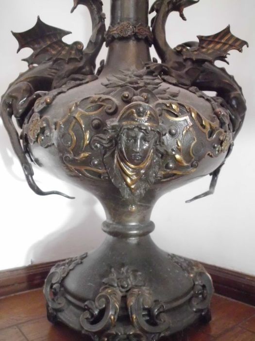 fantastica antiga jarra asiática 90 cm em metal bronzeado com Dragões