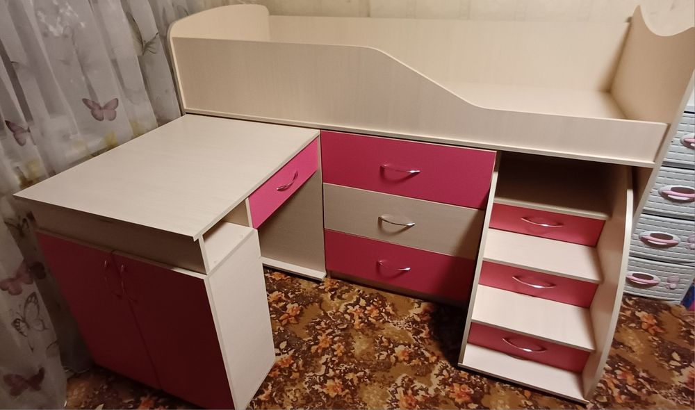 Кровать-чердак комод