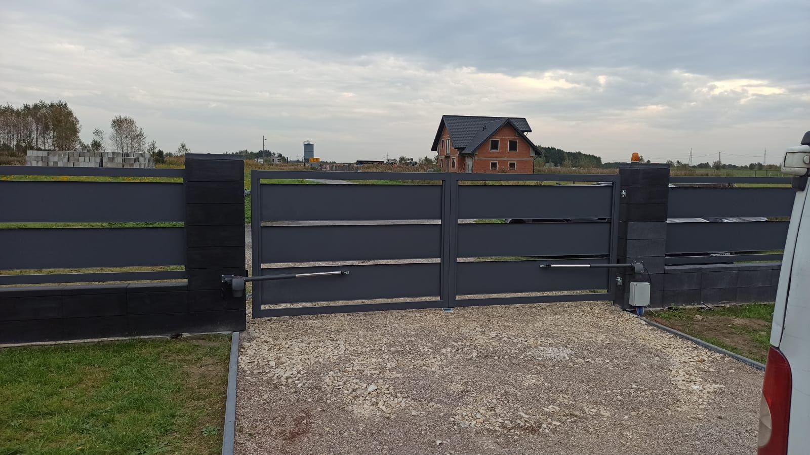 Brama przesuwna 4x1,5m palisadowa ocynk+RAL 2d 3d