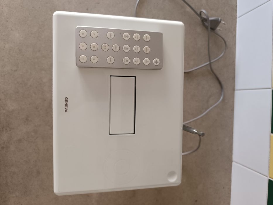 Geneva sound system model S