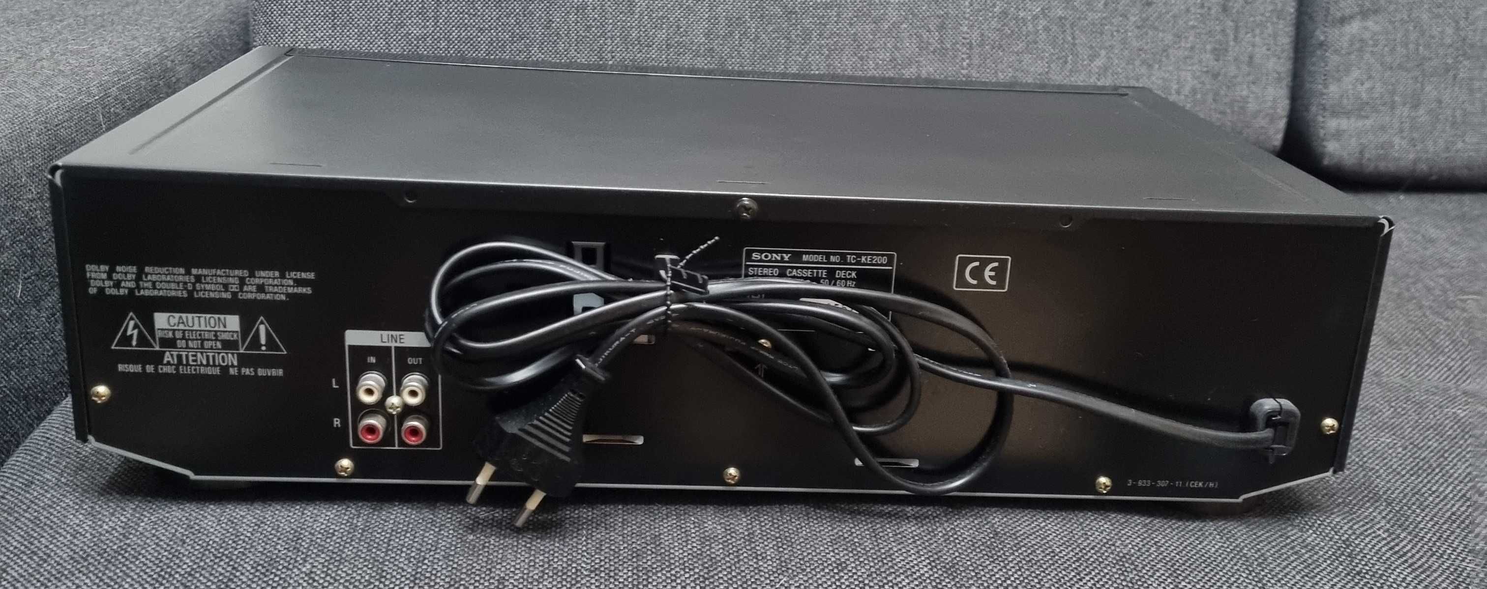 Kultowy Magnetofon SONY TC KE 200 Klasyka Dźwięku w Doskonałym Wydaniu