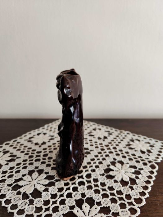 Mały wazonik na kwiaty z porcelitu, figurka, flakon PRL