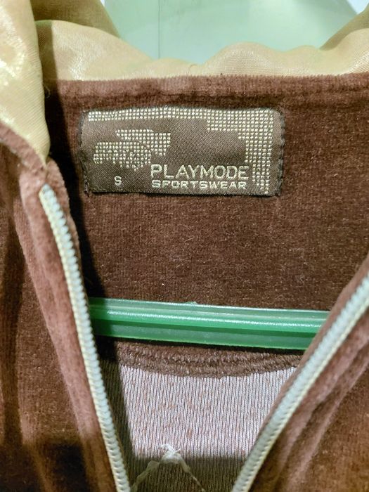 Женский костюм, стильный, качественный.Размер М.
Модный, качественный