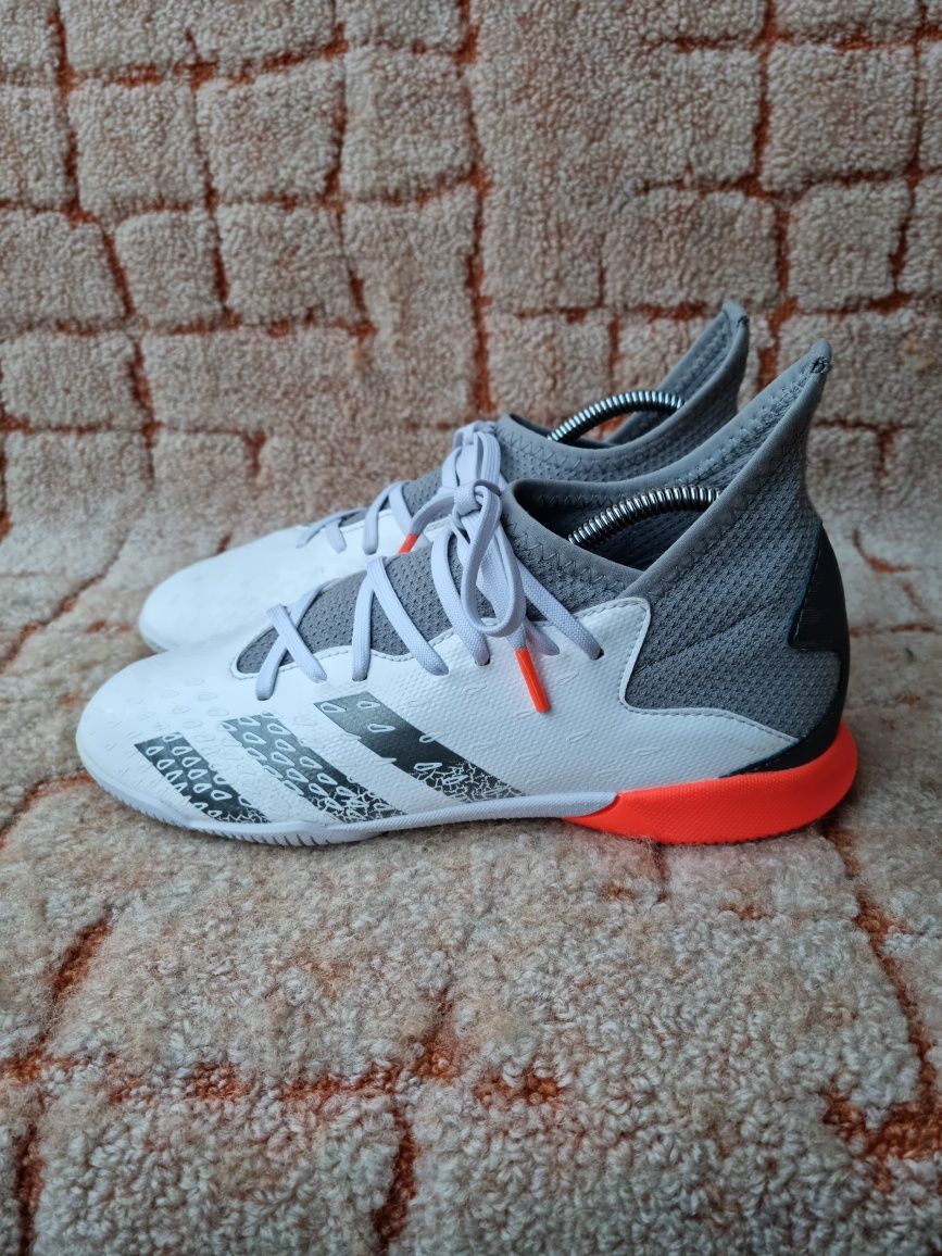 Футзалки adidas Predator Freak.3