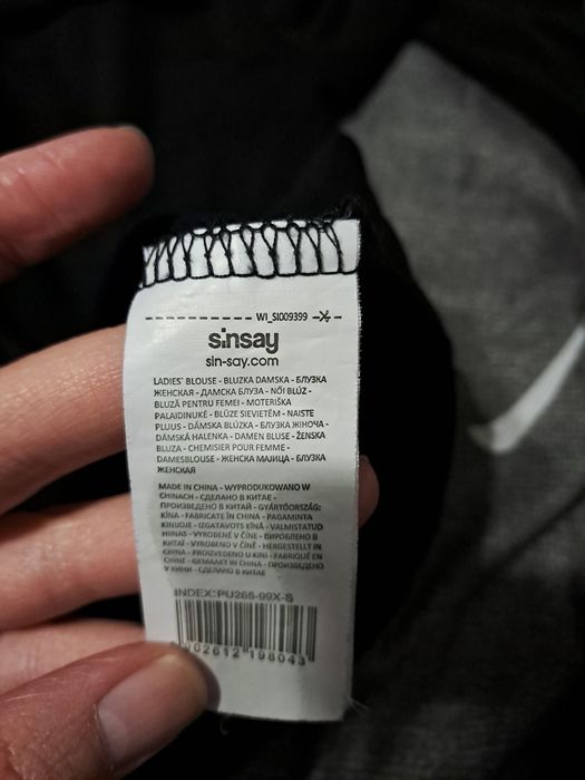 Bluzeczka z wycięciem na plecach rozmiar S