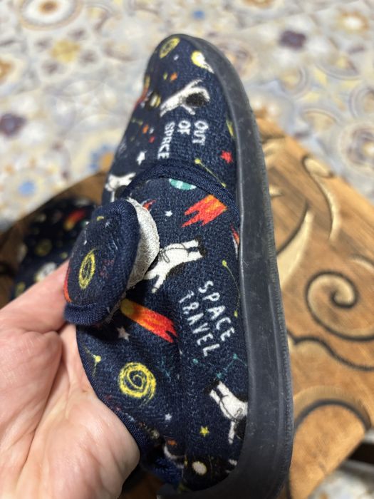 Продам дитячі тапки(кеди)