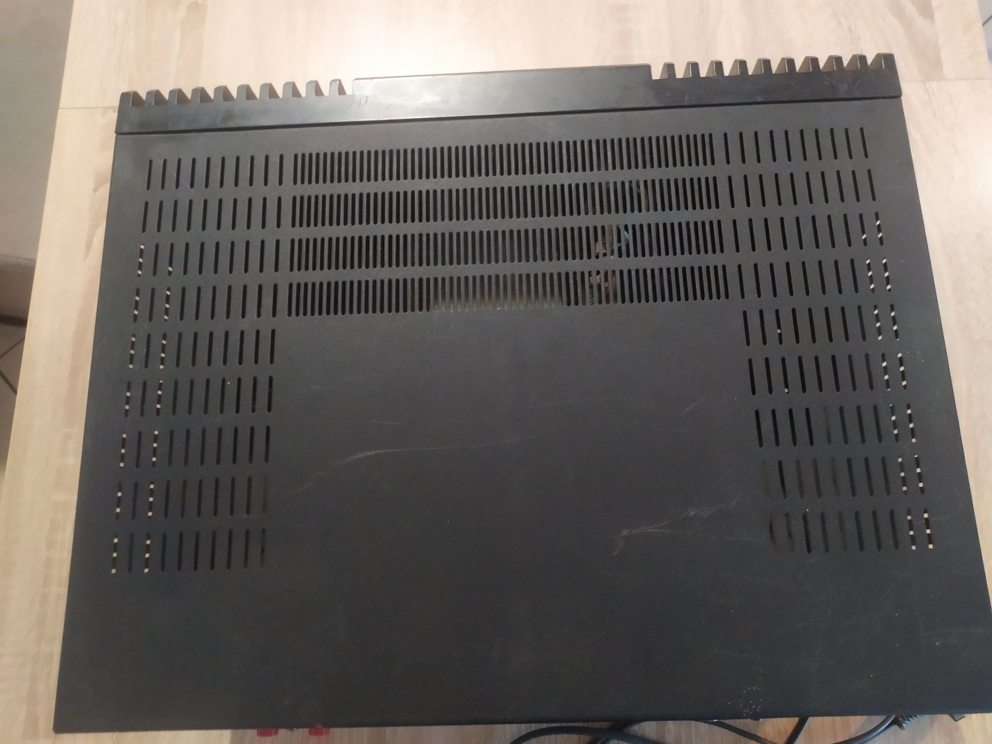 Końcówka mocy SHARP SYSTEM -7700.Model o numerze SM-7700 H(bk).