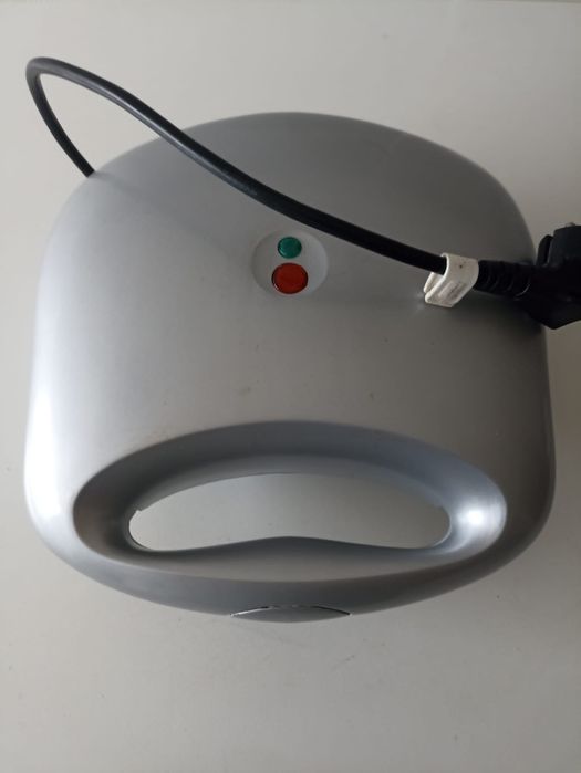 Grelhador tostadeira e assador