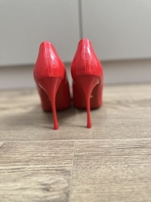 Лодочки червоні нові DEZZEE