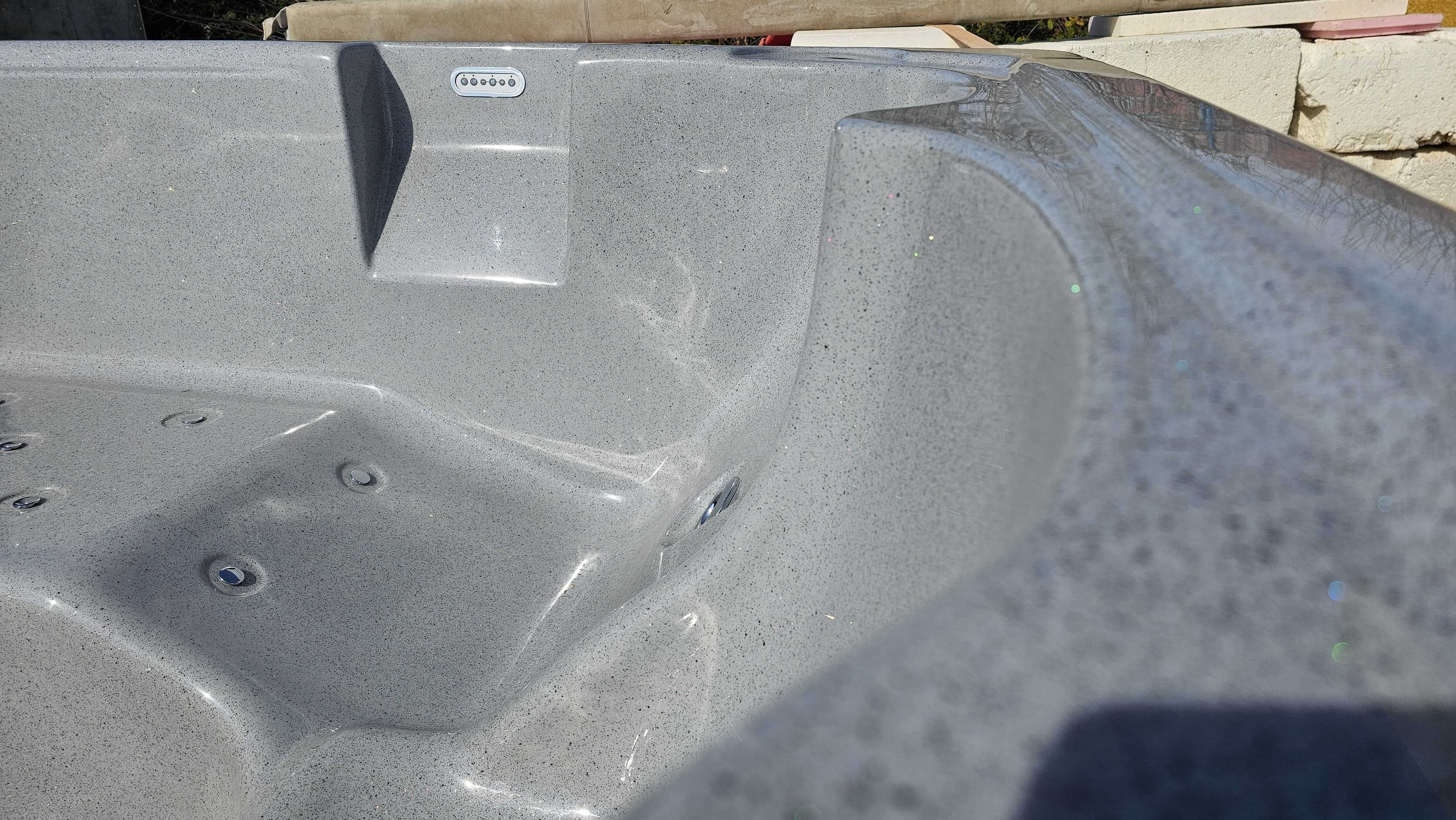 Jacuzzi Comfort 210 x 210 hydromasaż wanna SPA balia Wi-Fi