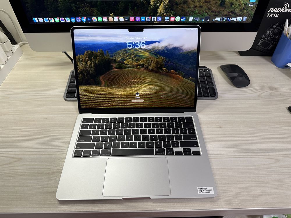 Apple MacBook Air 2022 M2 8/256Gb Silver