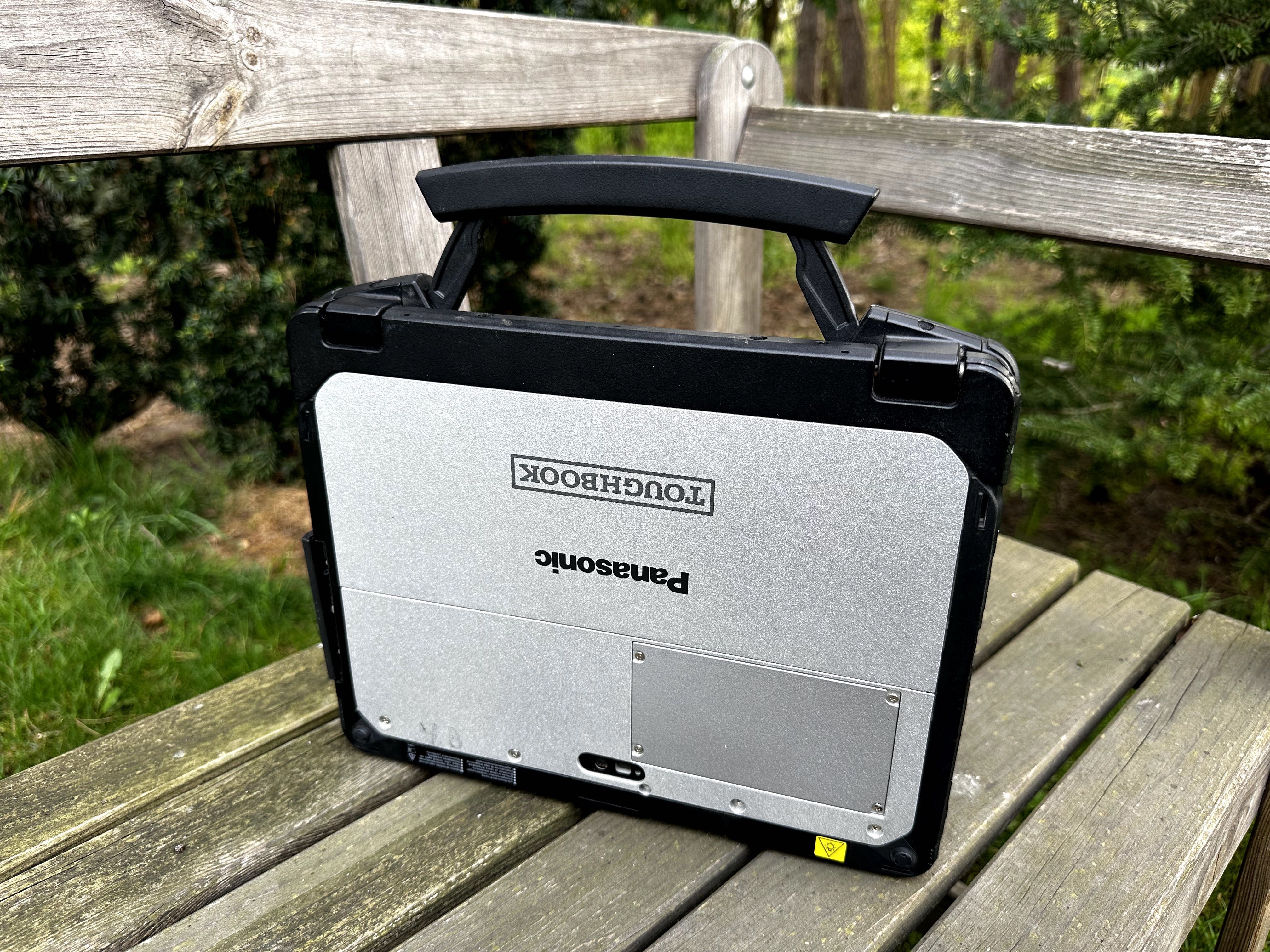 Pancerny Panasonic CF-20 I5 256GB SSD , DOTYKOWY , RS232 , MODEM LTE