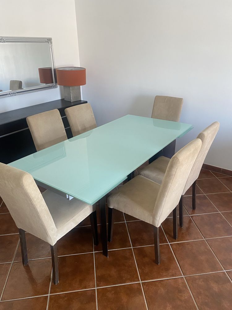 Mesa de jantar com 6 cadeiras – madeira de qualidade, excelente estado
