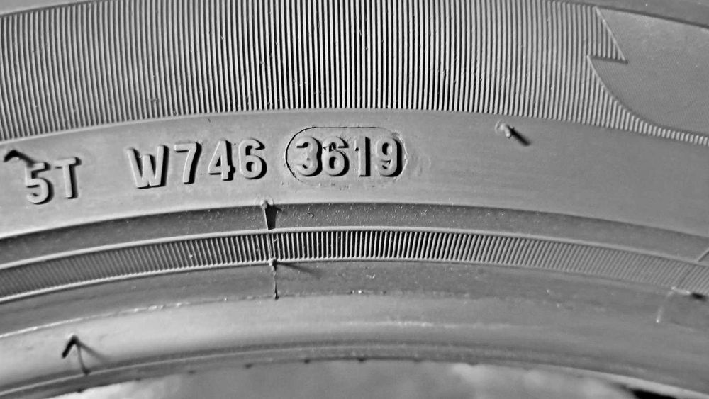 Шини Б/в 305.35.21 пара Pirelli