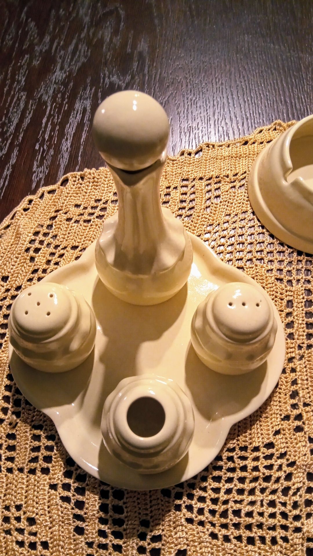 Przyprawnik ceramiczny plus świecznik i popielniczka