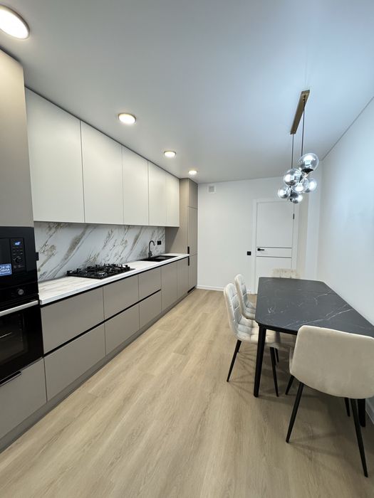 Продам шикарну велику 1,5 кімнатну квартиру із інд.газовим оп, балкон