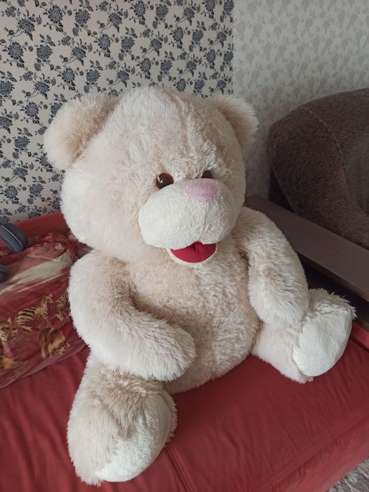 М'яка іграшка медвідь.