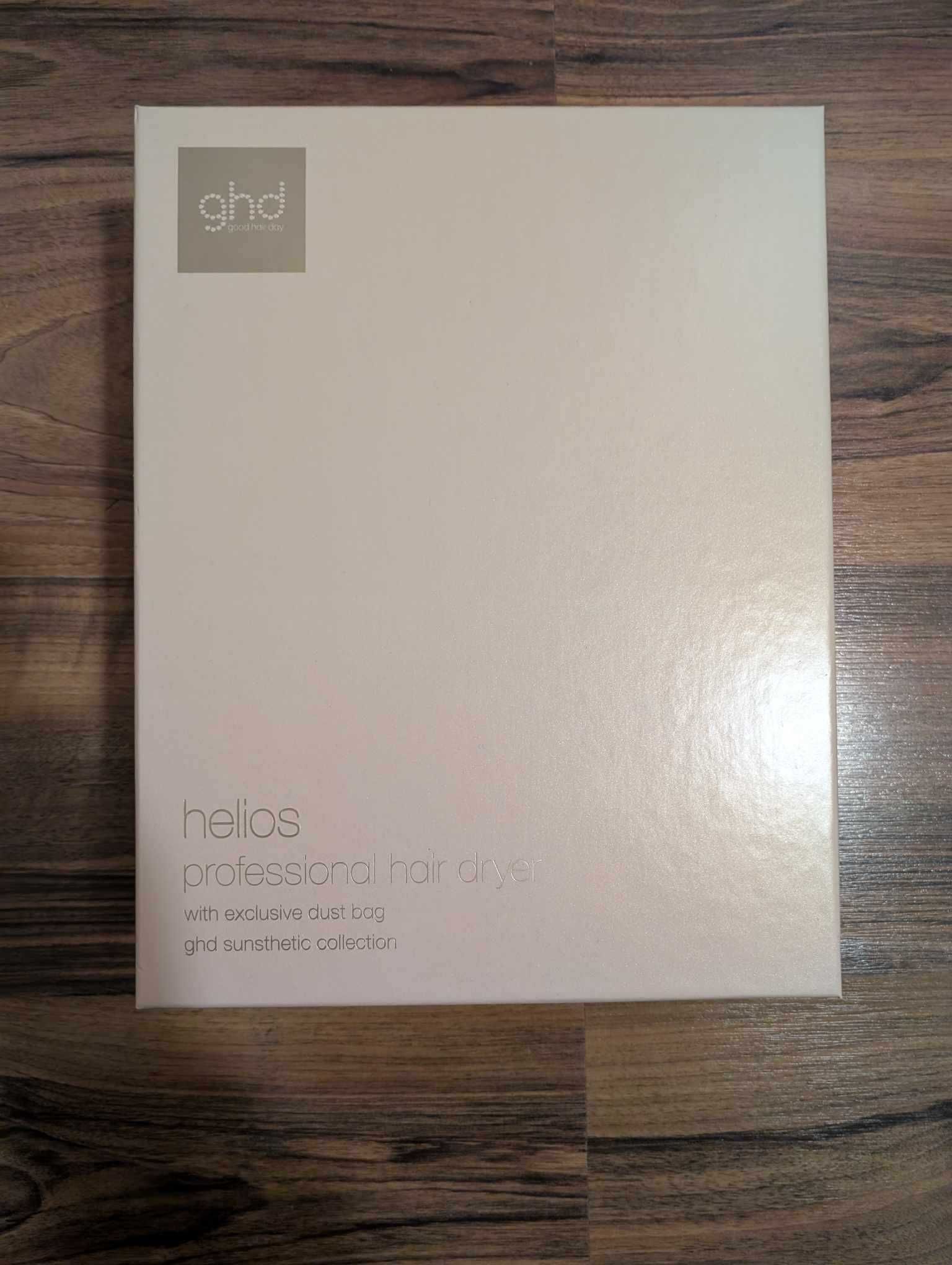 Suszarka ghd Helios™ Professional Hairdryer HE001 z limitowanej edycji