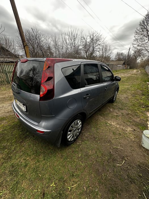 Nissan Note 2011 року