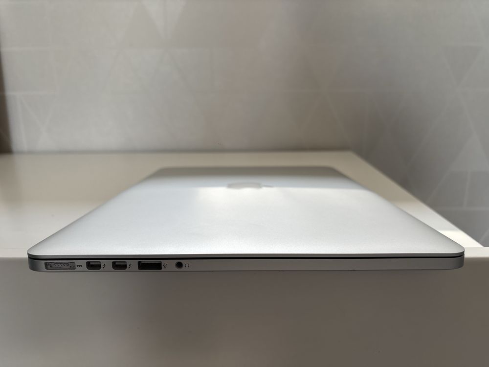 Apple MacBook Pro 15” Retina i7 2.2 GHz 256 SSD świetny komputer