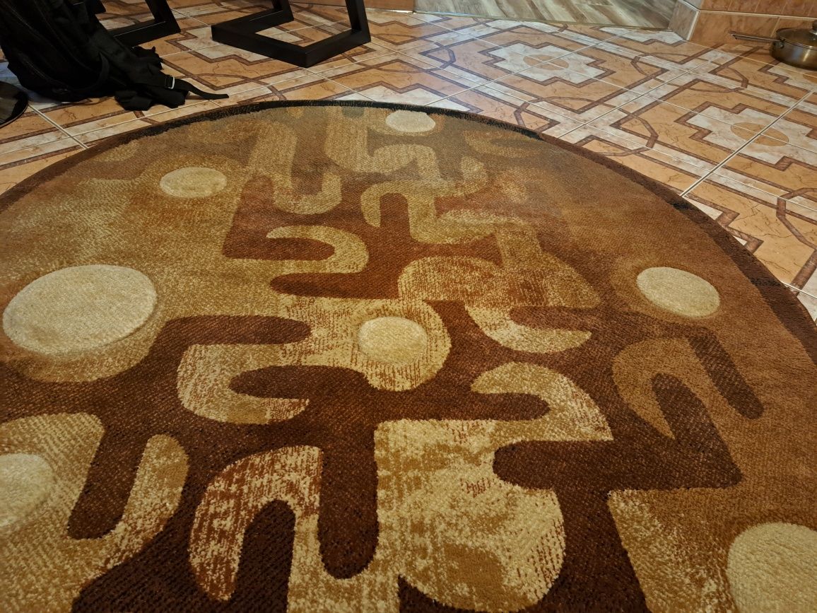Dywan owalny 190x140 cm. brązowy