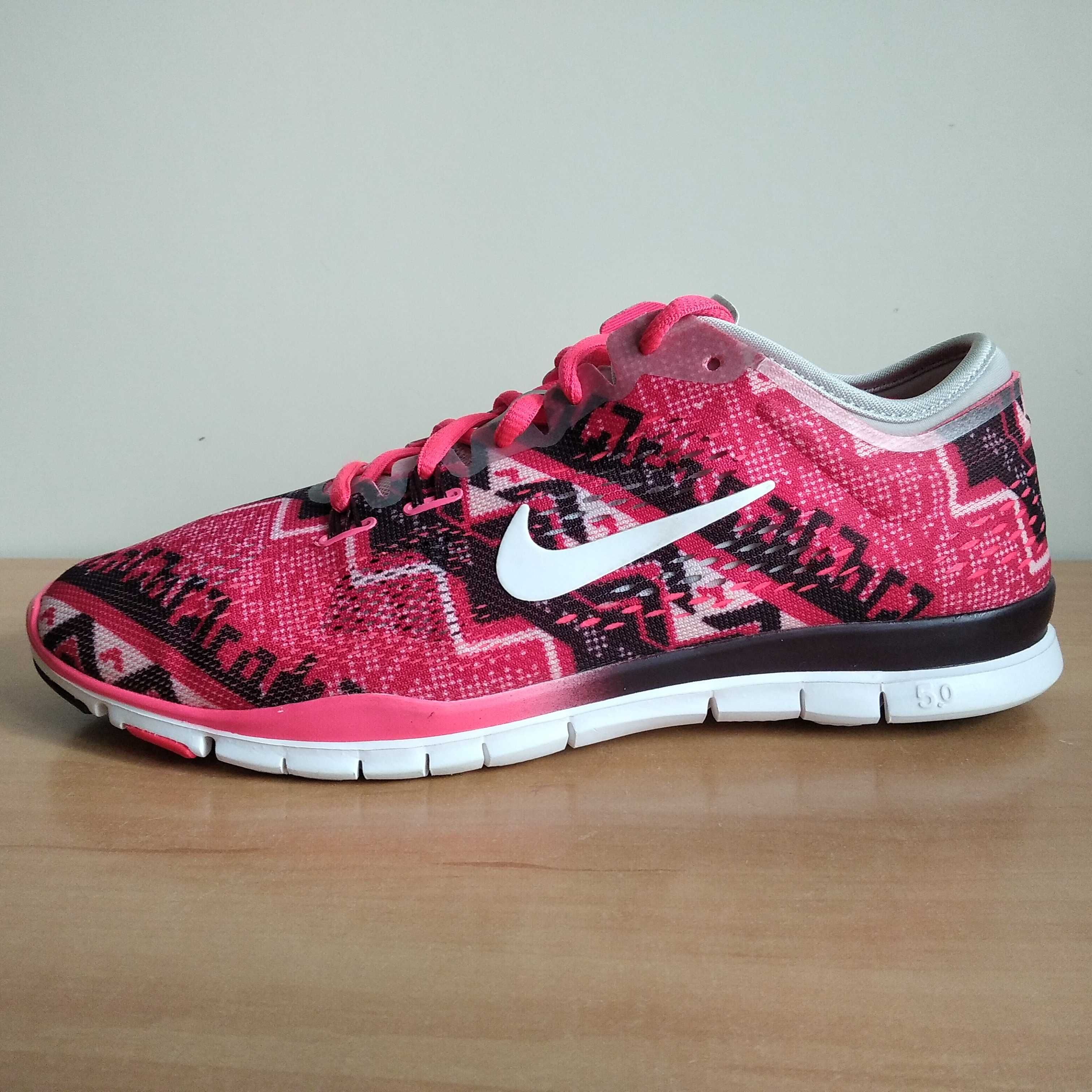 Profesjonalne buty biegowe NIKE Free Tr Fit 4 roz.eu-38.5
