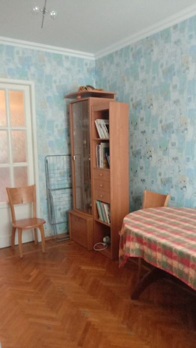 Продам 3х кімнатну квартиру в центрі Запоріжжя.