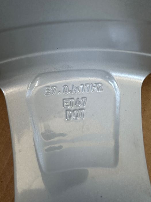 Oryginalne nowe alufelgi Audi 5 x 112 et 47 7.0j 57.1  17 cali