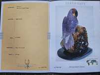 Estatueta com cristais e detalhes em ouro