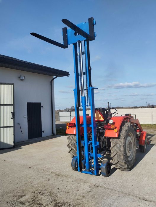 Maszt do ciagnika na kołach