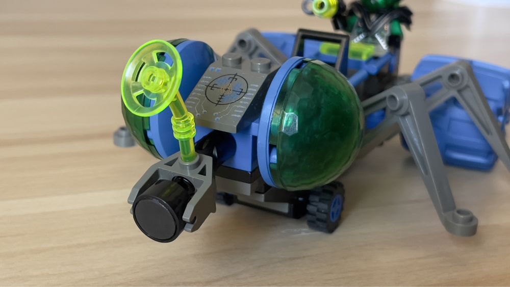 LEGO System Space: Insectoids 6837 Cosmic Creeper