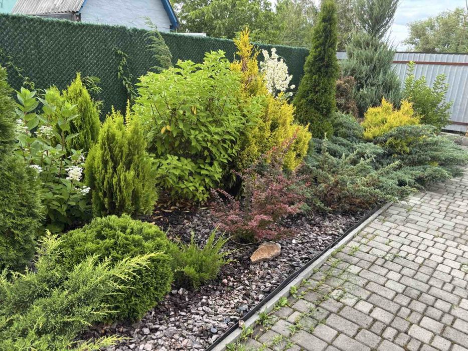 Гарний будинок з каміном!