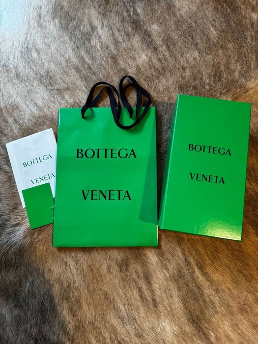 Брендові пакети і коробки