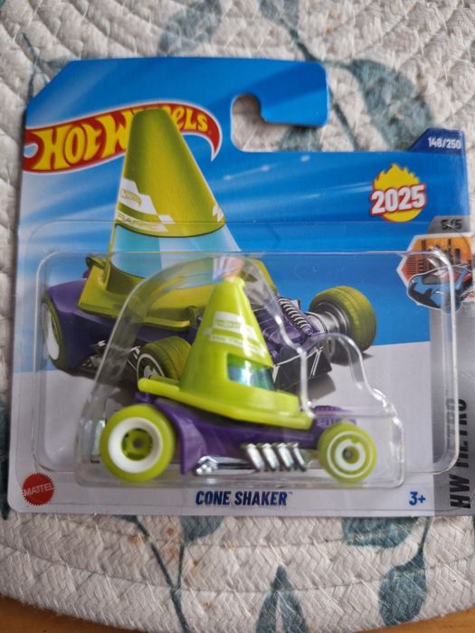 Cone shaker - hot wheels
