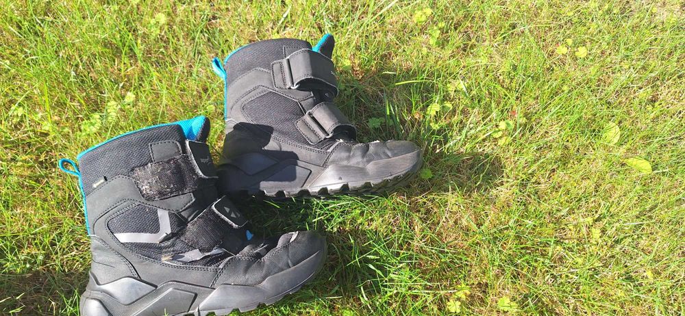 Buty zimowe śniegowce kozaki dziecięce Superfit Goretex r.36