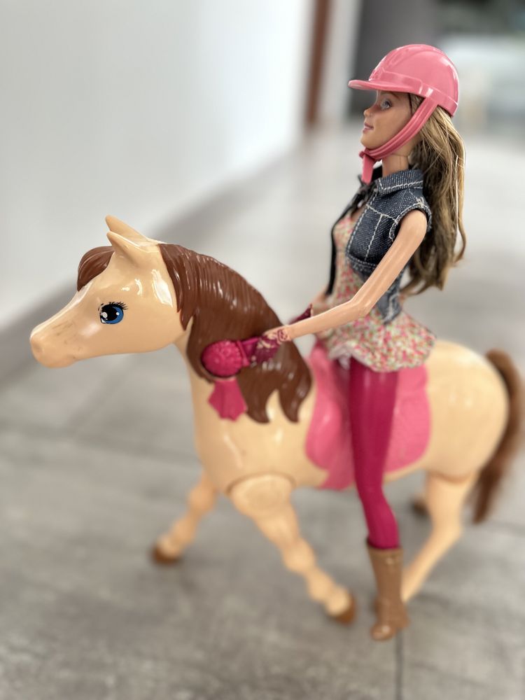 Barbie Mattel dżokejka na koniu funkcyjnym interaktywny