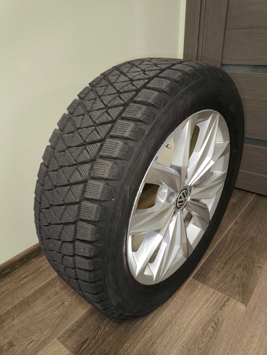 Зимові шини 235/55 R18 Bridgestone Blizzak DM-V2