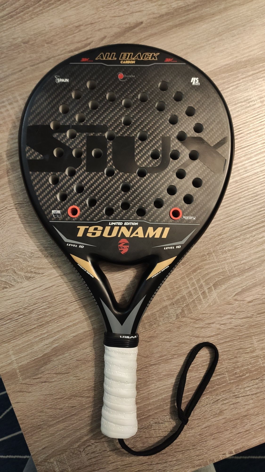 Raquete Padel Siux all black tsunami 3k