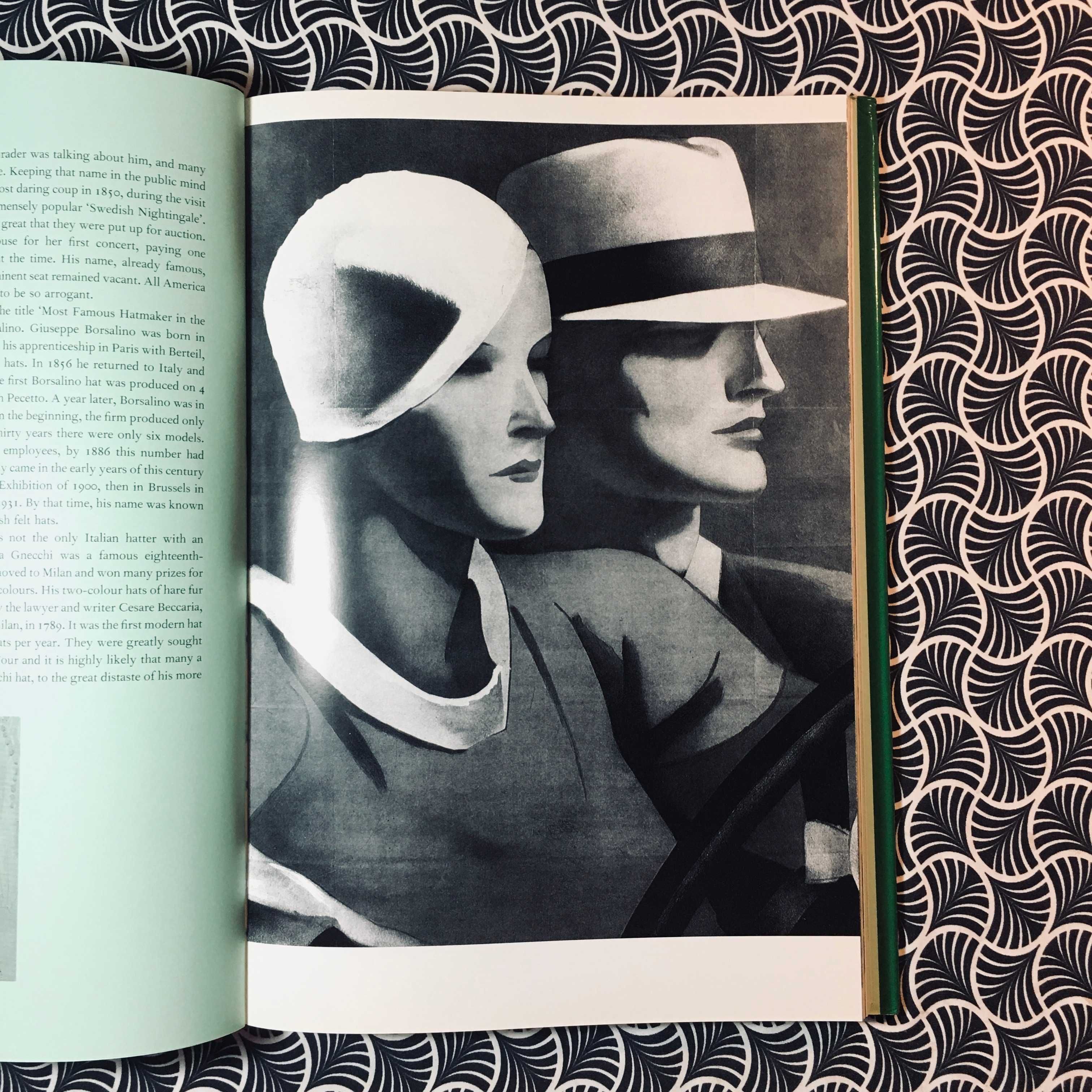 Hats: Status, Style and Glamour - Colin McDowell