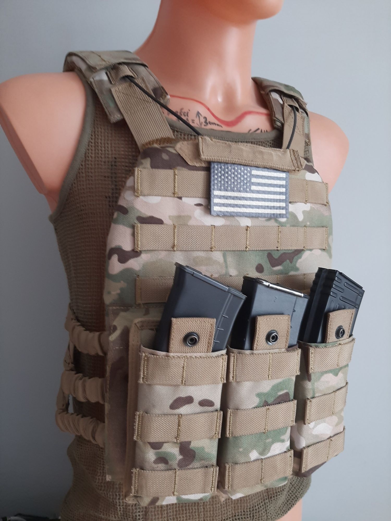 L i M Kamizelka jak 5.11 multicam Plate Carrier demonstracyjnie maneki