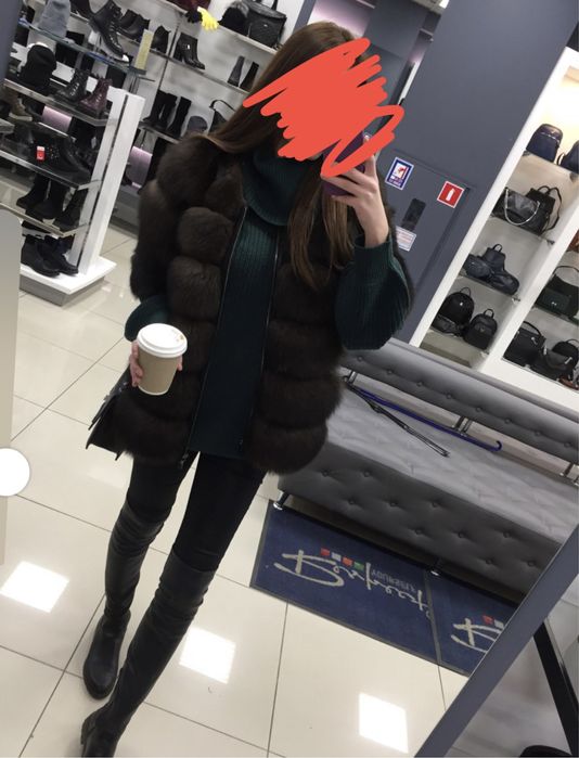 Шуба з натурального хутра песець , колір під соболь