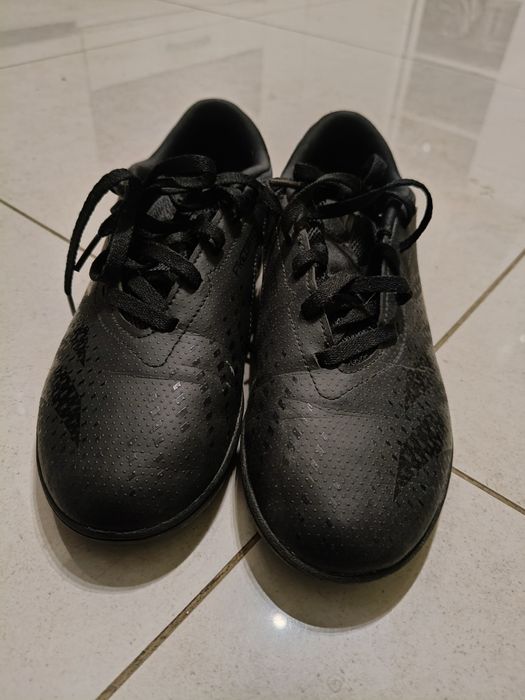 Buty dziecięce do gry w piłkę na hali Adidas Predator - r. 36 i 2/3