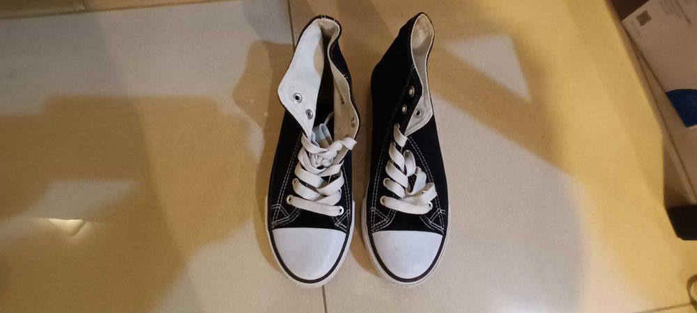 Wysokie trampki R. 37