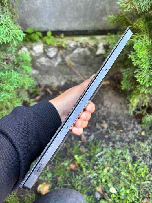 Сенсорний планшет компютер Microsoft Surface RT 2/32GB проц 4х ядерний