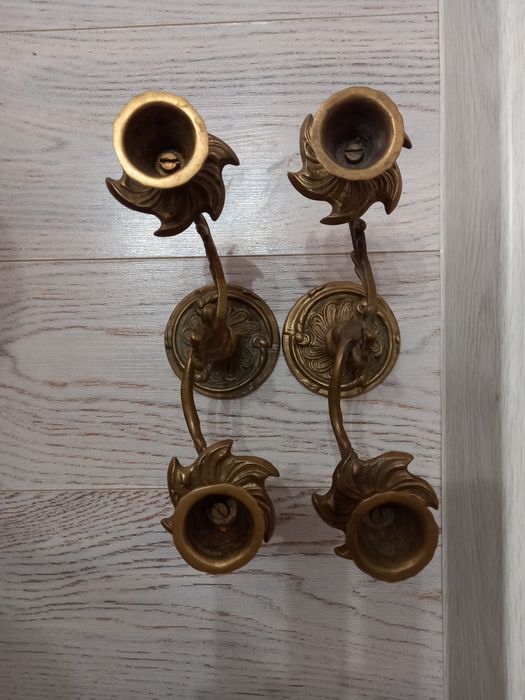 Підсвічники для свічок.