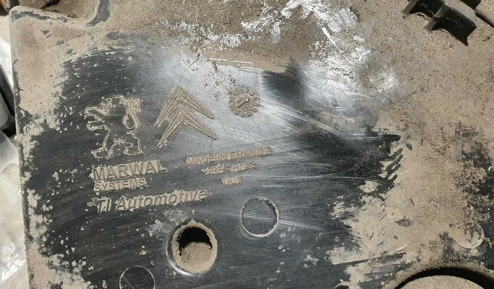 Peugeot 3008 zbiorniczek płynu FAP DPF 967198